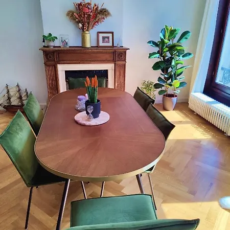 Traditional Chic, High Ceilings' Aircos And Garage Antwerpen
